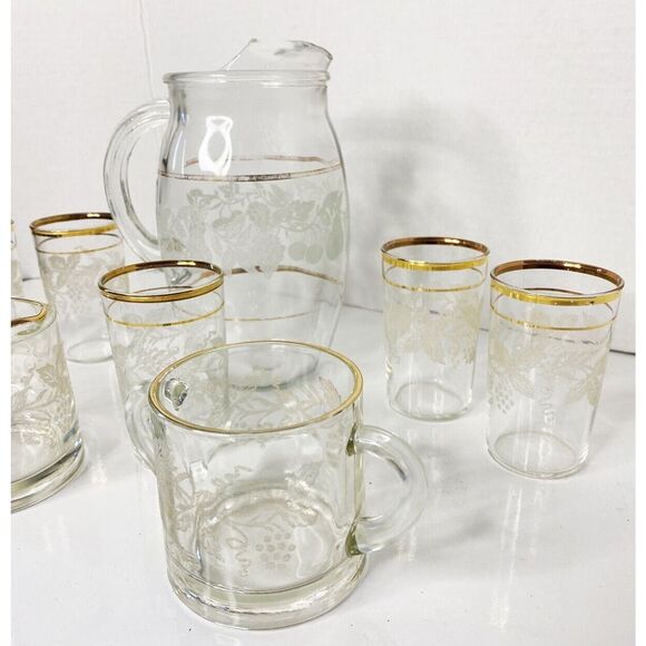 VINTAGE FRUIT EMBOSSED GOLD TRIM JUICE PITCHER AND GLASS SET - Picture 2 of 6
